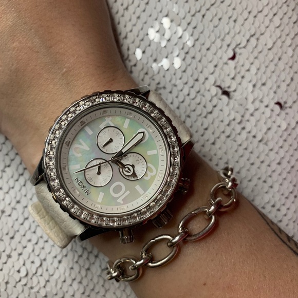 Nixon 42-40 Chronograph with Mother of Pearl Inlay main image 11